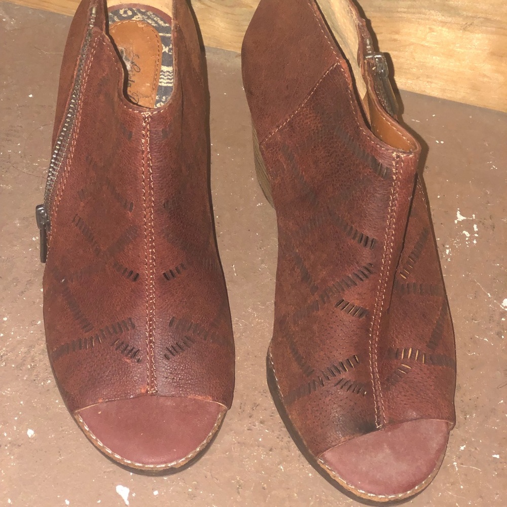 Lucky Brand open toe bootie